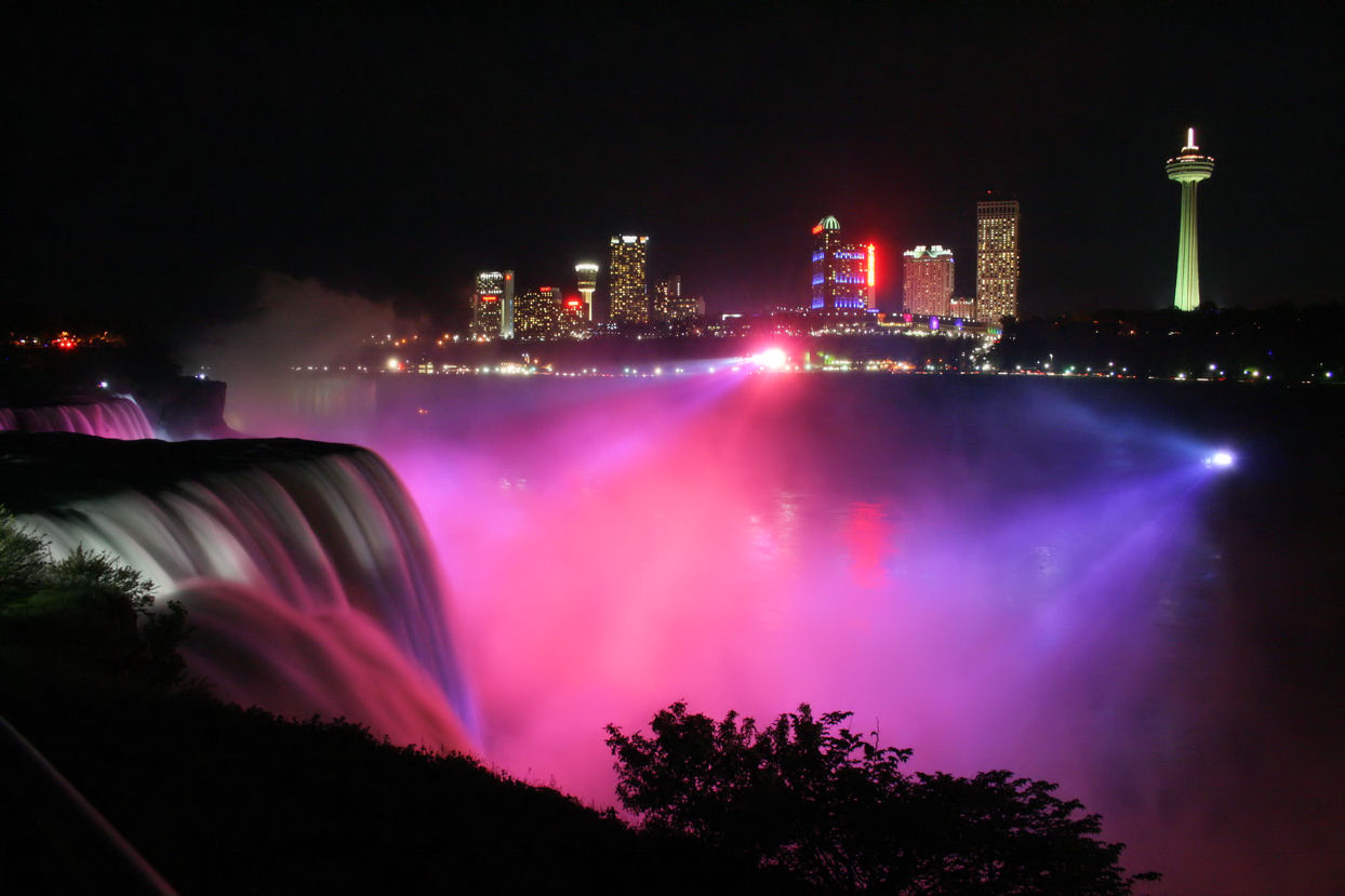 A must visit places Niagara Falls By Night Wonderful