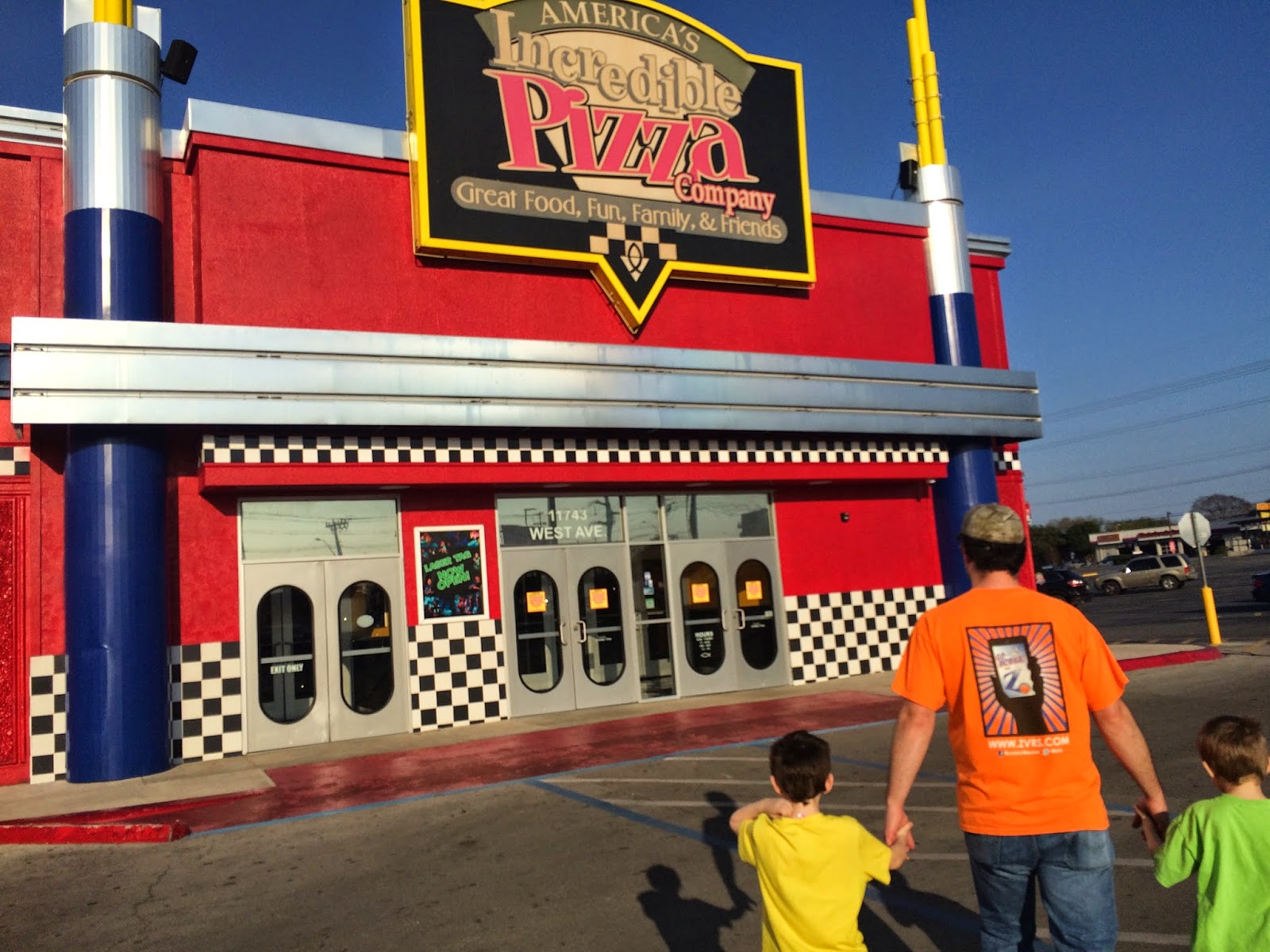 America's Incredible Pizza Company Review by Emily Terrell The